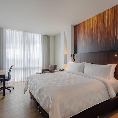 Holiday Inn Bogota Airport By Ihg Exteriör bild
