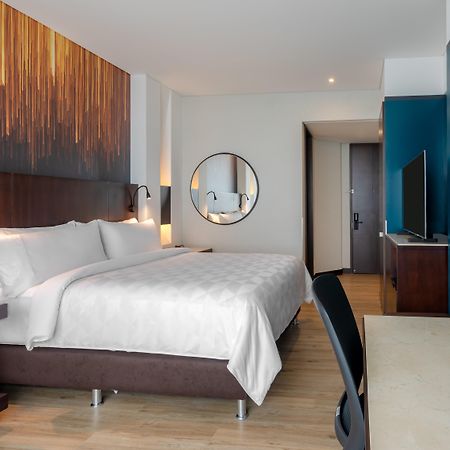 Holiday Inn Bogota Airport By Ihg Exteriör bild
