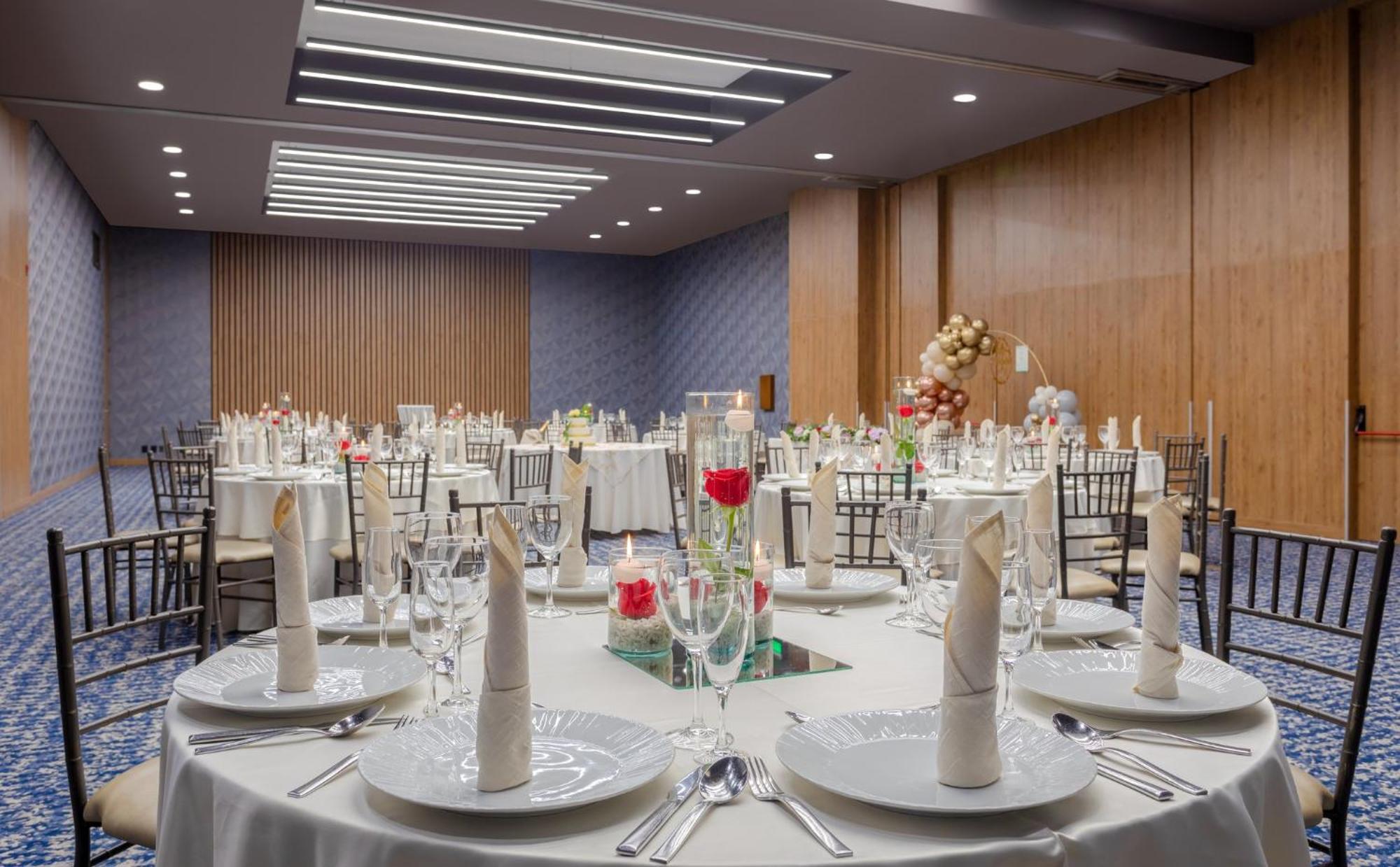 Holiday Inn Bogota Airport By Ihg Exteriör bild