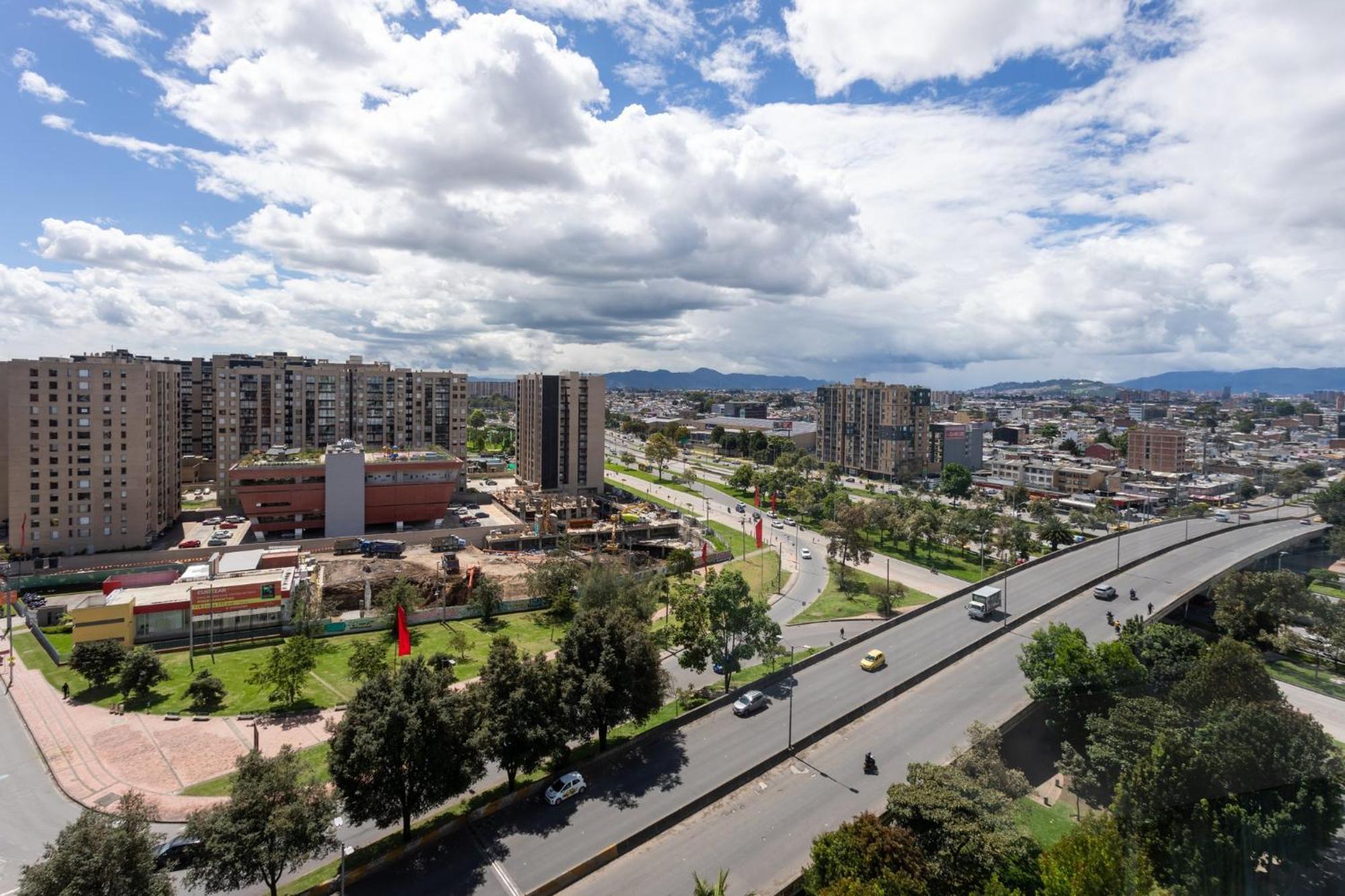 Holiday Inn Bogota Airport, An Ihg Hotel Exteriör bild